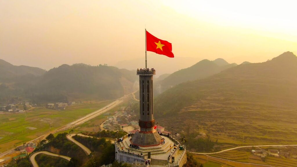 Tour de drapeau Lung Cu Ha Giang Vietnam, ca vaut le détour ? Guide de voyage