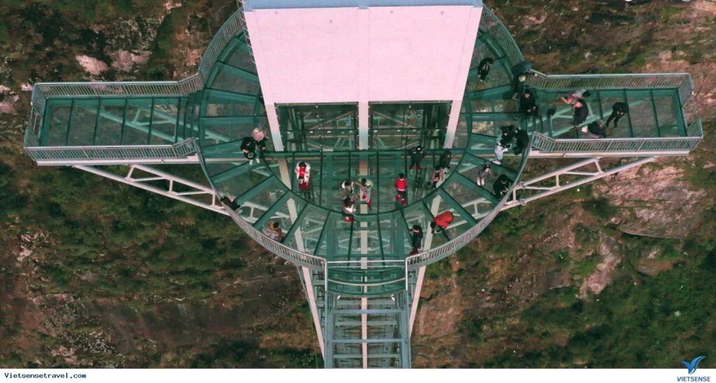 Le pont de verre de Rong May, le plus haut pont de verre en Asie du Sud-Est : Est ce que ce pont vaut le coup ?