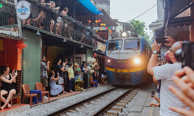 La rue du train de Hanoi : expérience unique à mettre sur votre liste de choses à faire en Asie du Sud-Est