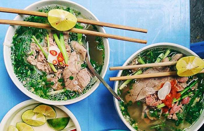 Soupe de nouilles vietnamienne ( Phở ) - Le plat le plus célèbre du Viêt Nam