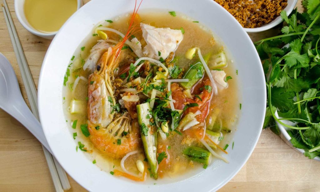 Canh Chua (soupe aigre du sud du Vietnam)